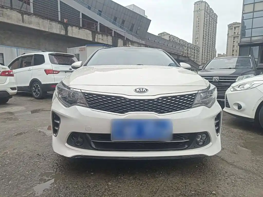 Kia K5 1.6 T Auto LUX