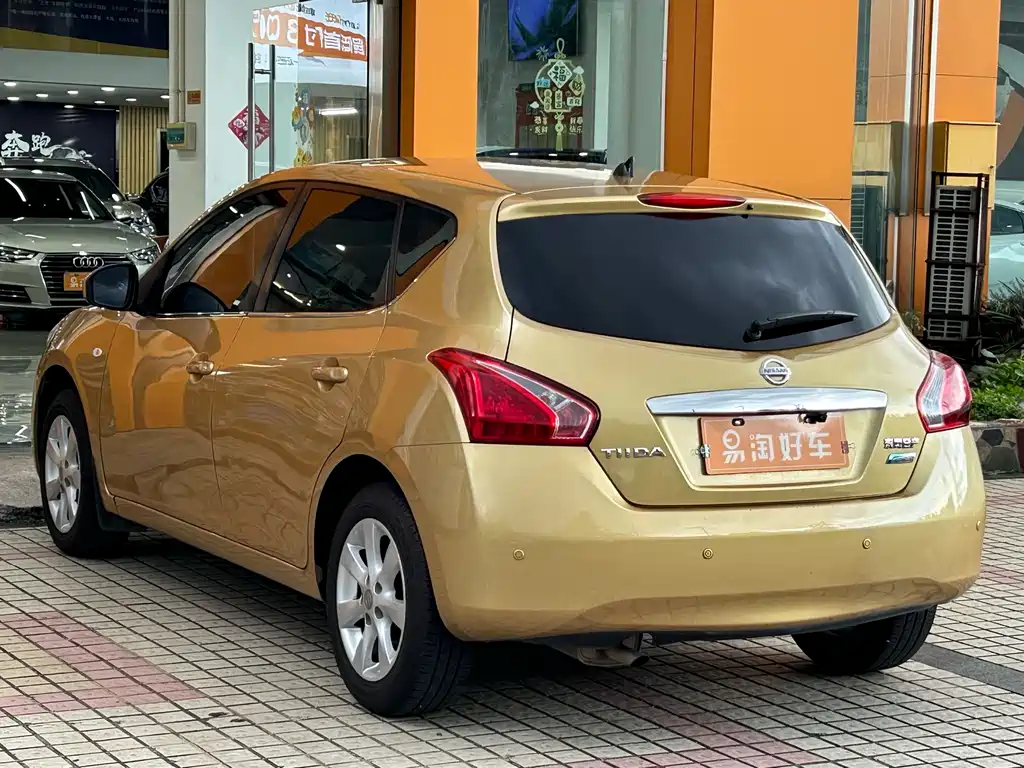 Tiida 1.6 L CVT Comfort