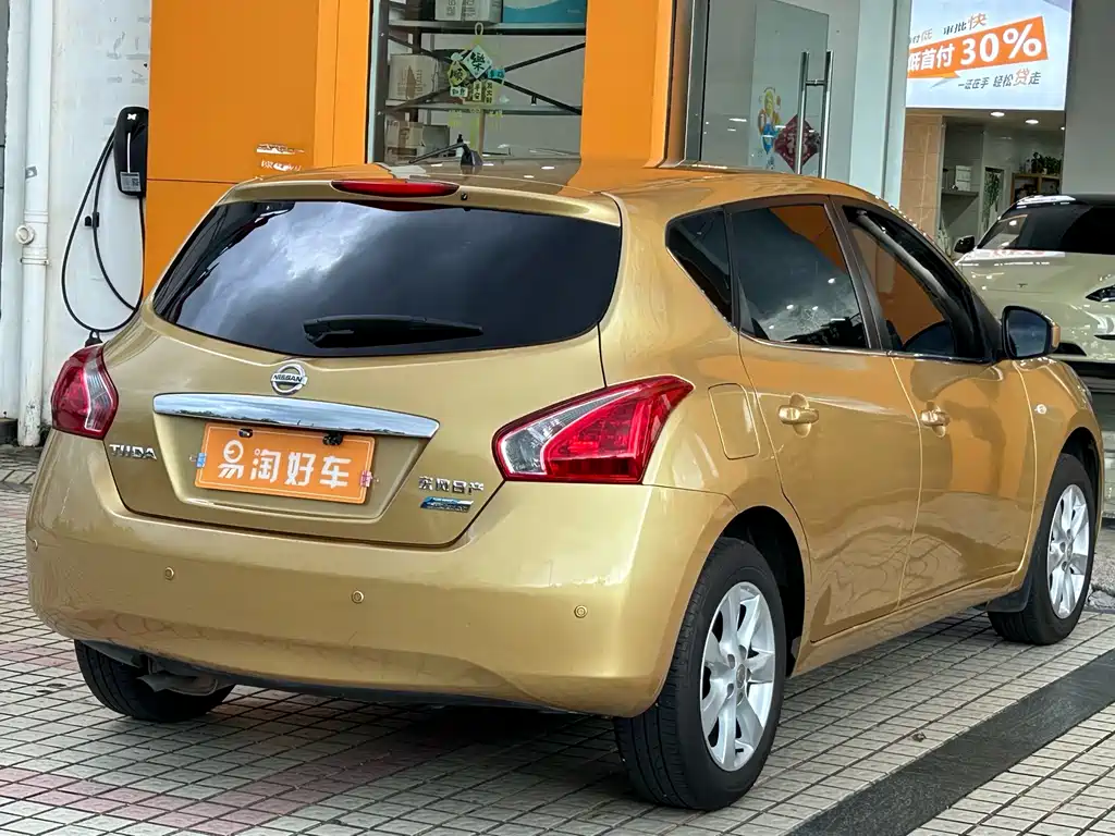 Tiida 1.6 L CVT Comfort