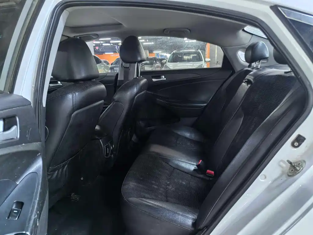 Sonata 2.0 L Auto Leading