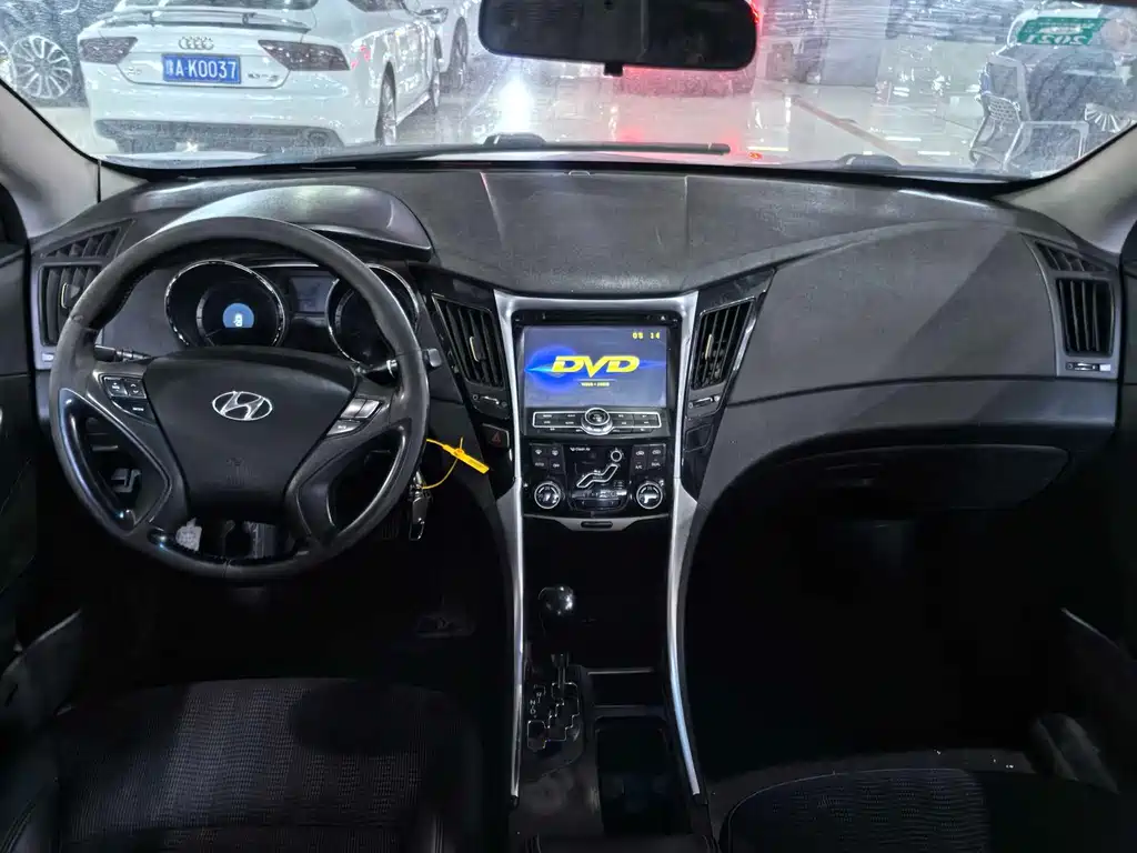 Sonata 2.0 L Auto Leading