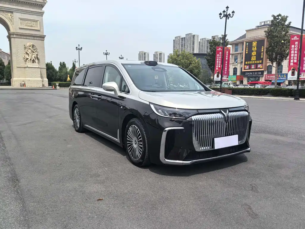 Voyah Dreamer PHEV 4 WD Flagship Qiankun