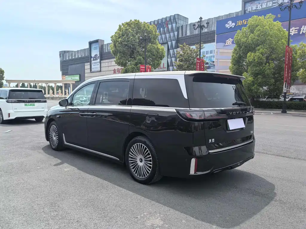 Voyah Dreamer PHEV 4 WD Flagship Qiankun