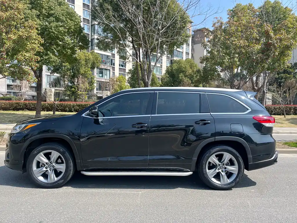 Highlander 2.0 T 2 WD Luxury 7-seat