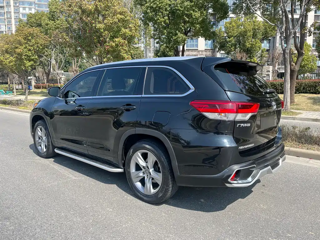 Highlander 2.0 T 2 WD Luxury 7-seat