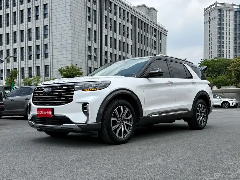 Ford Explorer EcoBoost 285 4 WD Titanium 6-seat