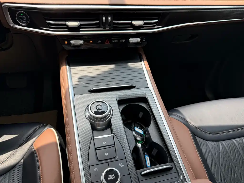 Explorer EcoBoost 285 4 WD Titanium 6-seat