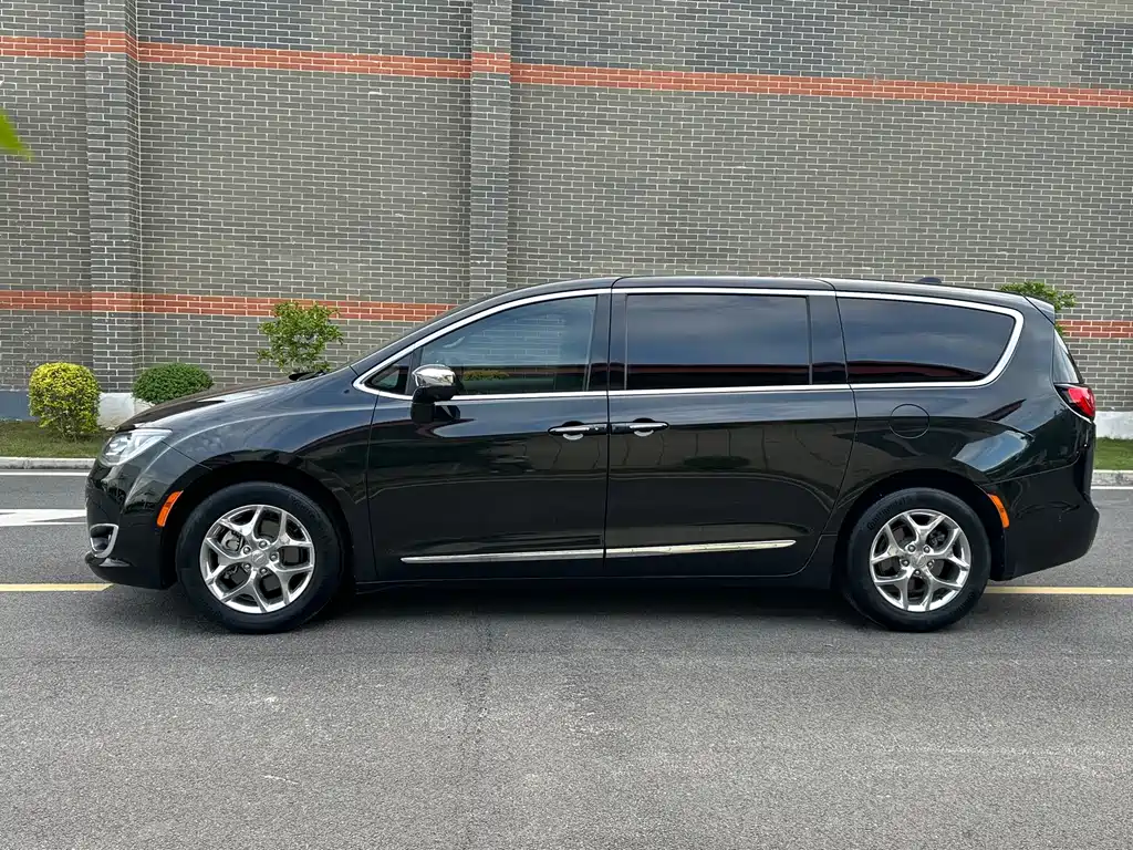 Pacifica (Import) 3.6 L Premium