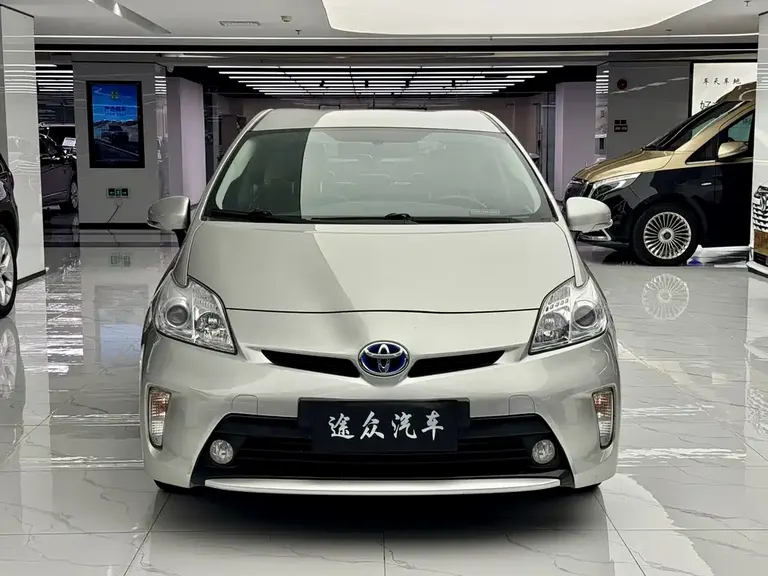 Toyota Prius 1.8 L Luxury