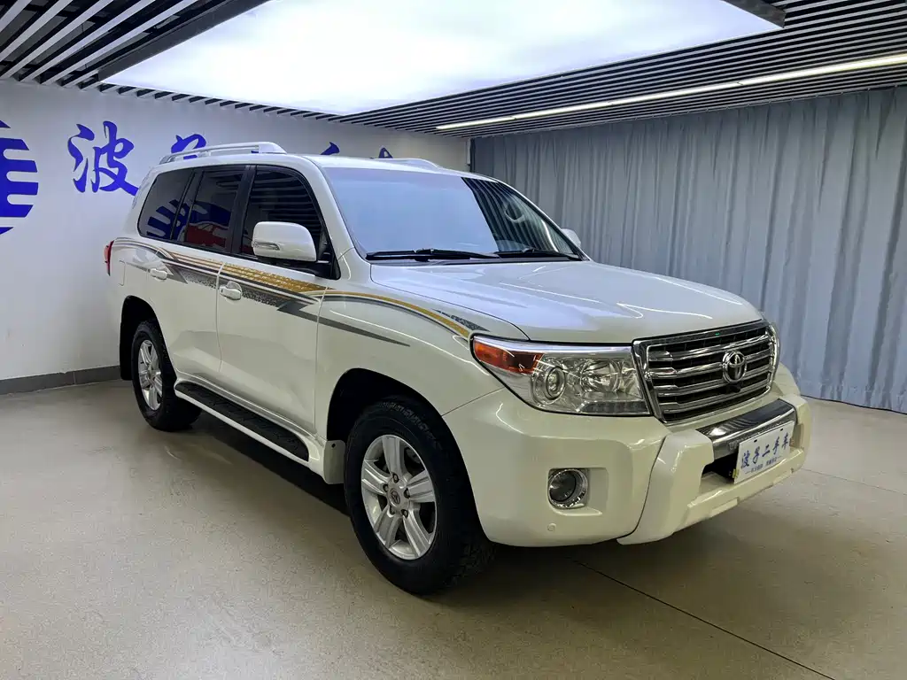 Land Cruiser (Import) 4.0 L V6 Middle East Base