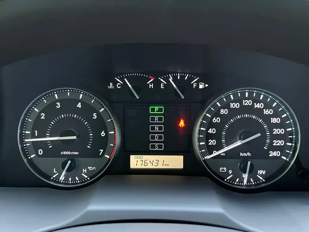 Land Cruiser (Import) 4.0 L V6 Middle East Base