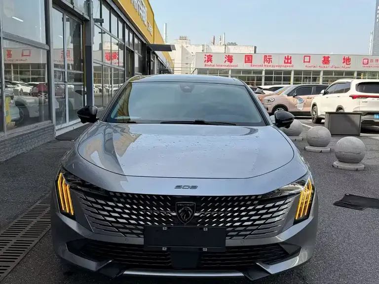Peugeot 508 标致508 2025款 508 L 400 THP 驭动旗舰版