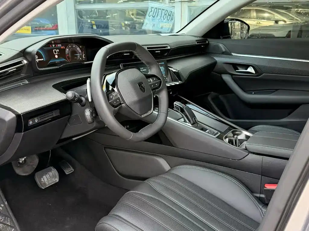 Peugeot 508 标致508 2025款 508 L 400 THP 驭动旗舰版