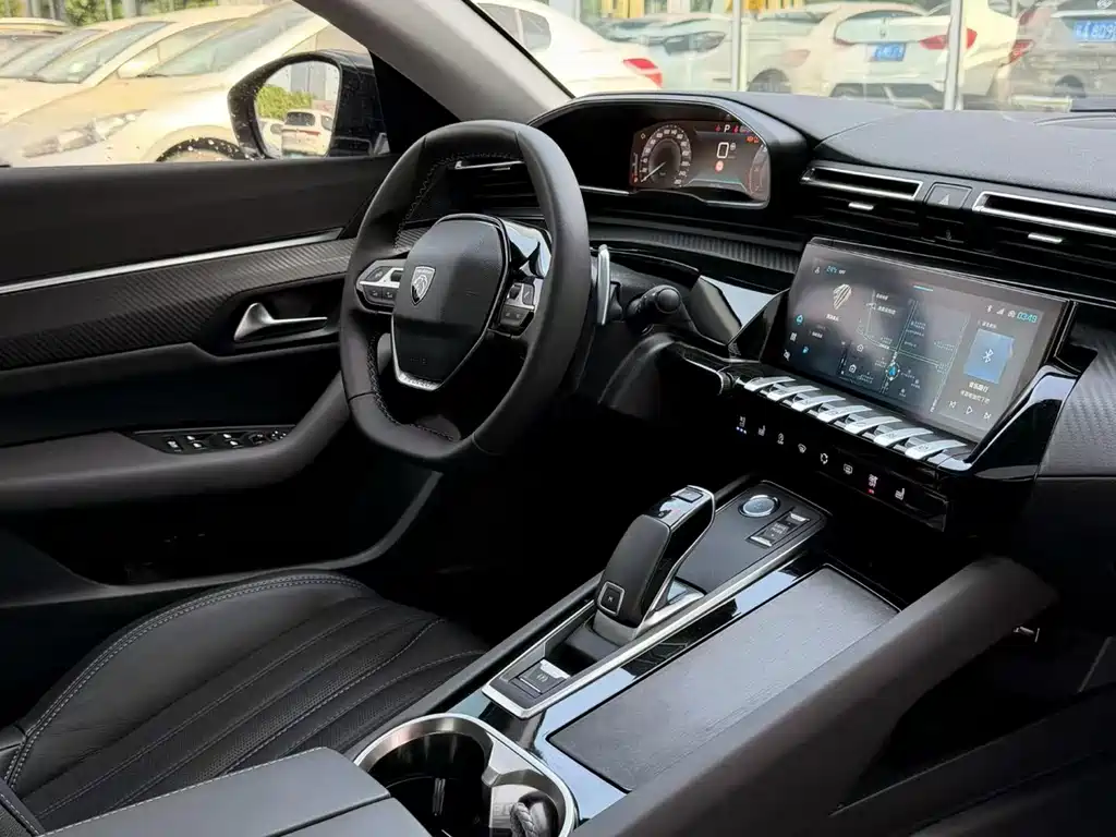 Peugeot 508 标致508 2025款 508 L 400 THP 驭动旗舰版