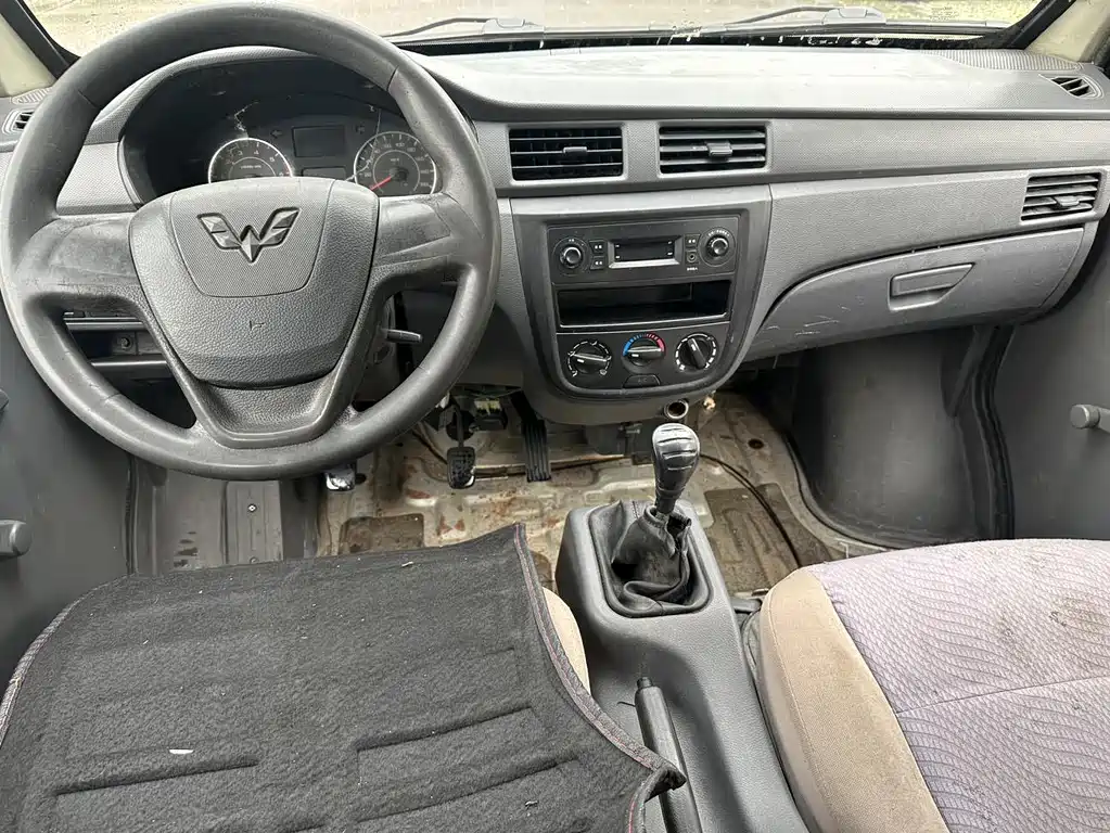 Wuling Zhiguang 1.2 L S Utility LSI