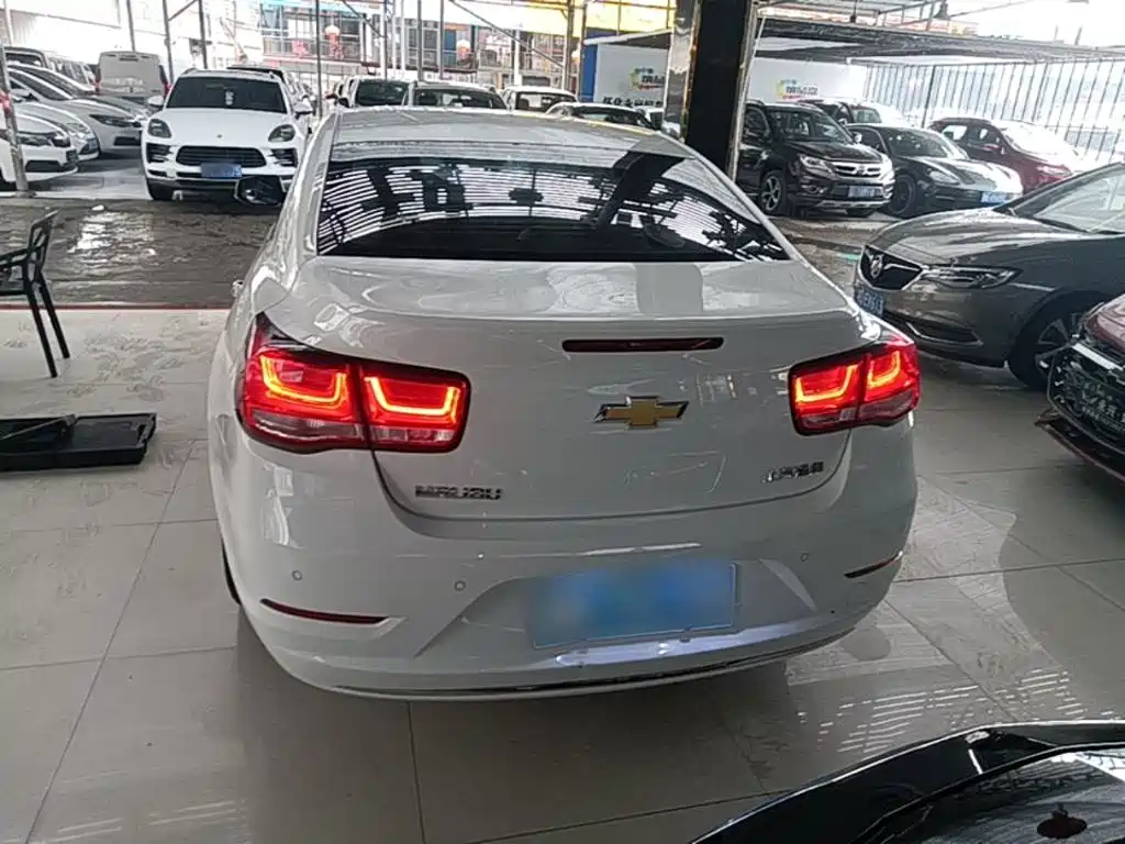 Malibu 2.0 L Auto Luxury