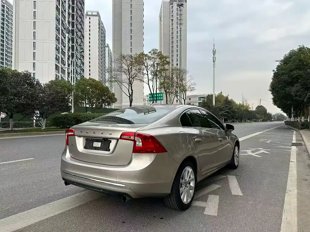 Volvo S60 S60 L 2.0 T Smart Vision