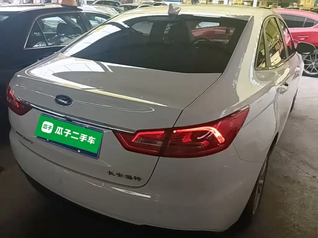 Escort Facelift 1.5 L Auto Joy CN-VI