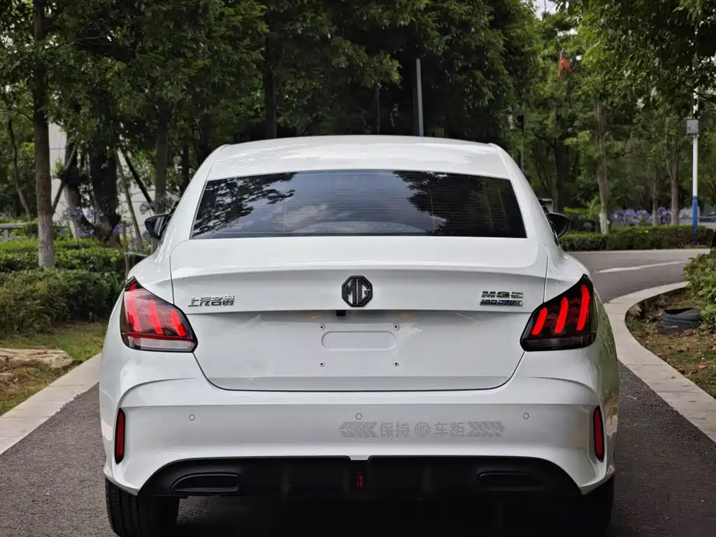 MG5 180 DVVT CVT Youth Luxury