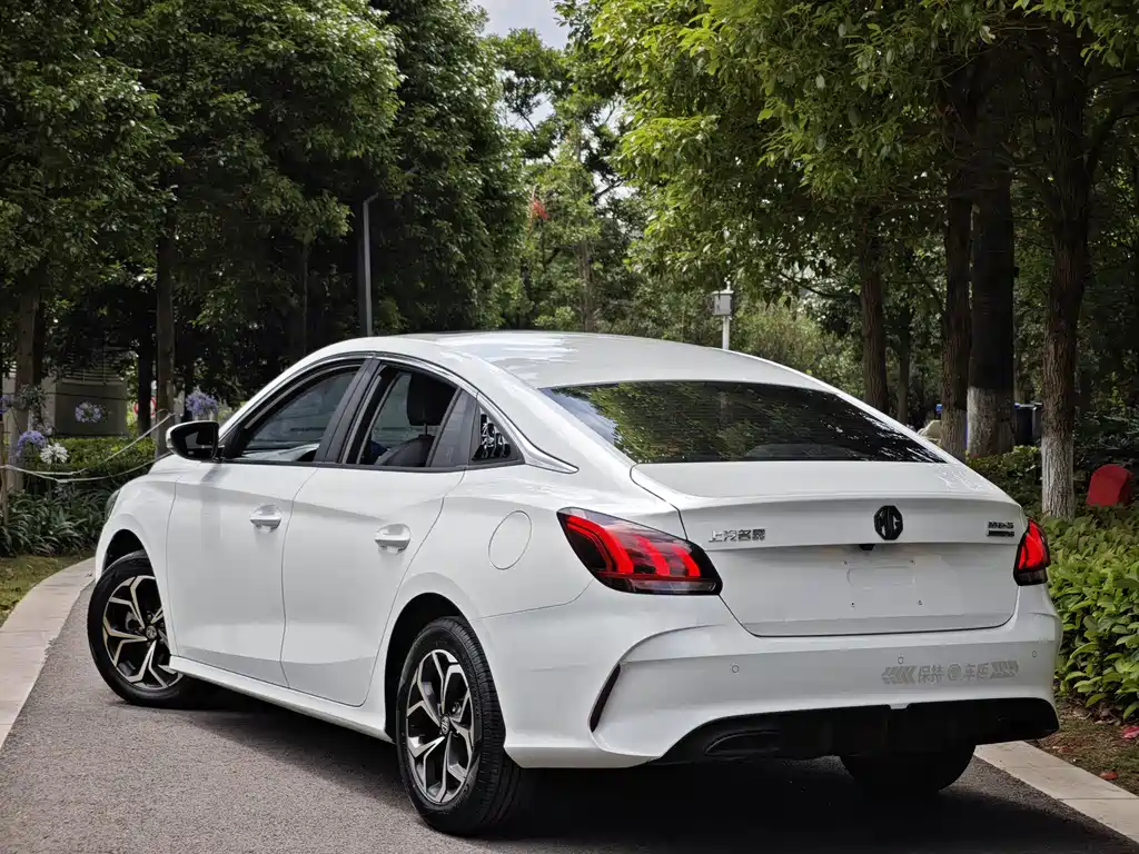 MG5 180 DVVT CVT Youth Luxury