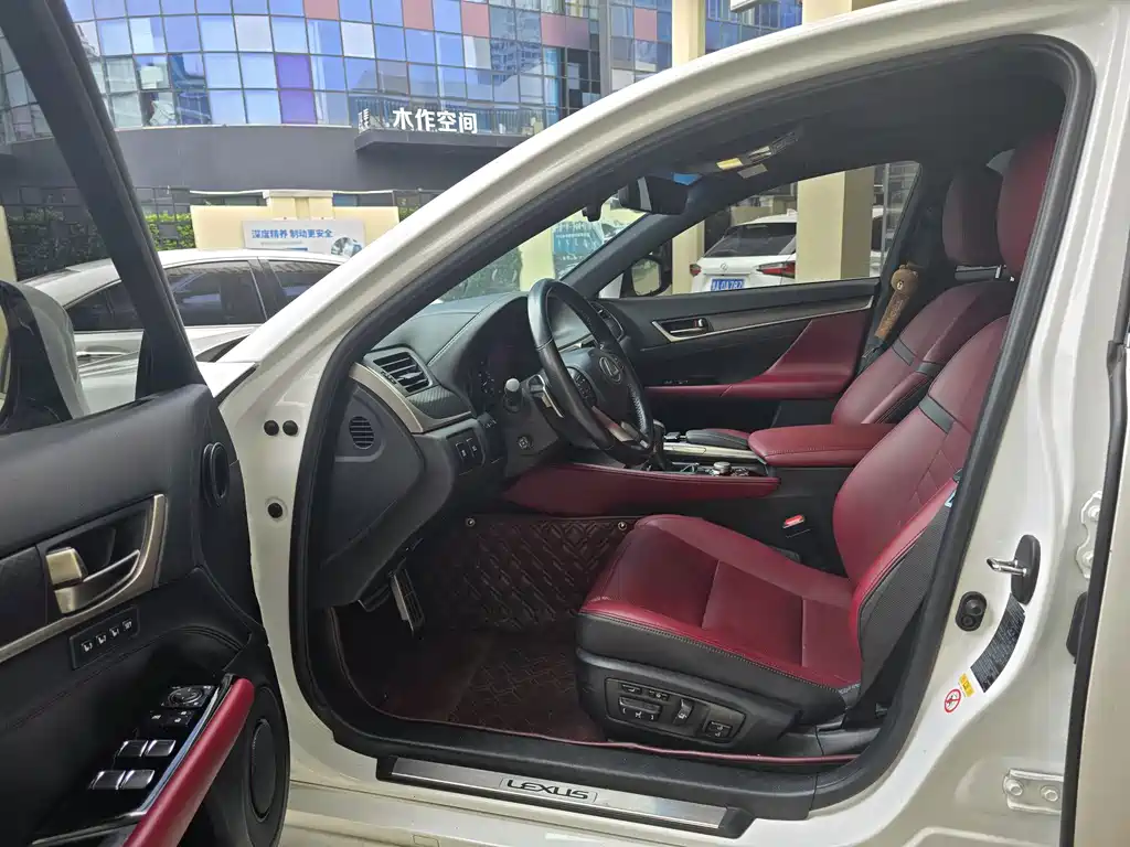 Lexus GS 300 F SPORT