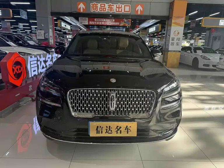 Lincoln Corsair 2.0 T 2 WD Graceful