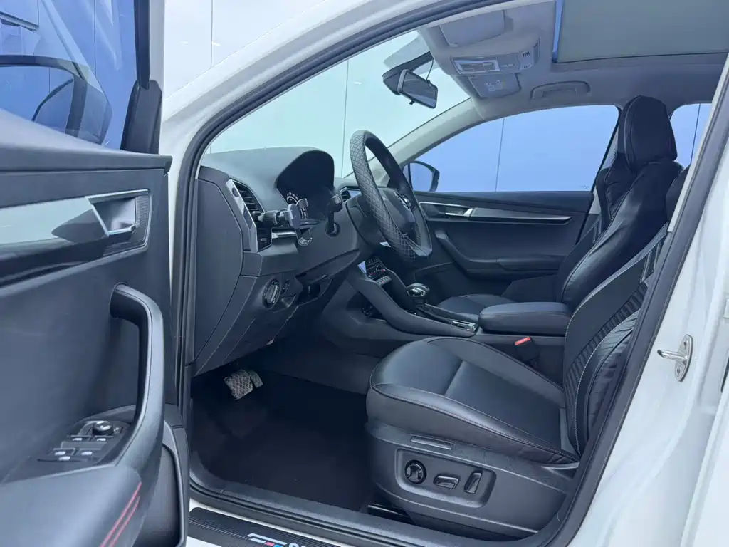Karoq TSI280 Luxury