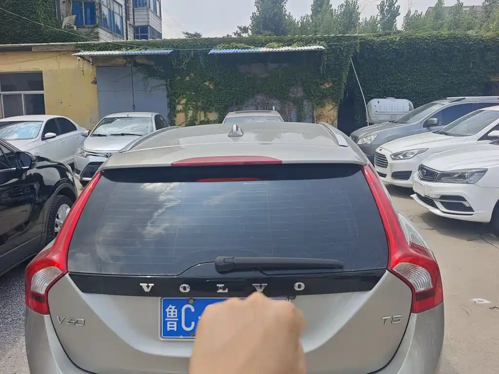 Volvo V60 沃尔沃V60 2016款 T5 智雅版