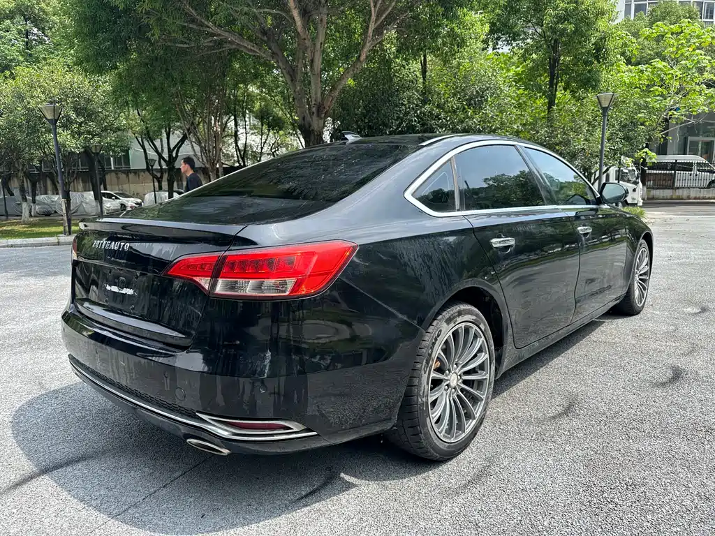 Zotye Z700 1.8 T DCT Elegant