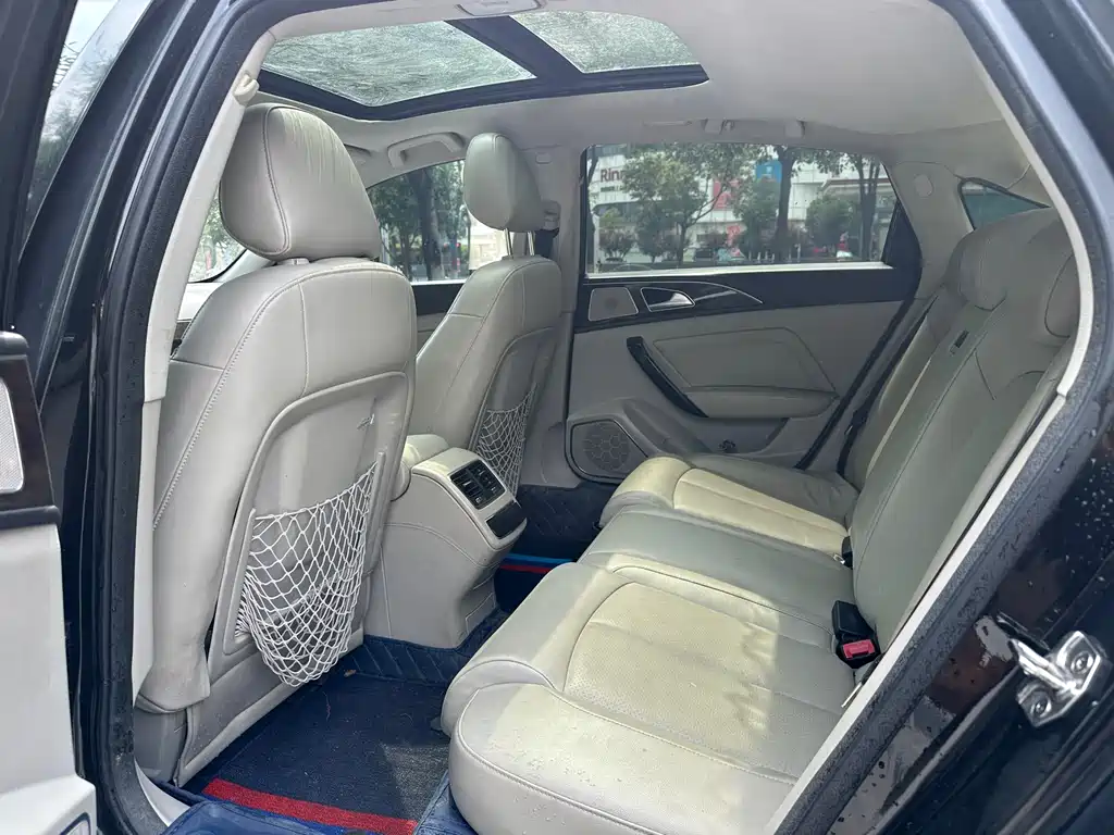 Zotye Z700 1.8 T DCT Elegant