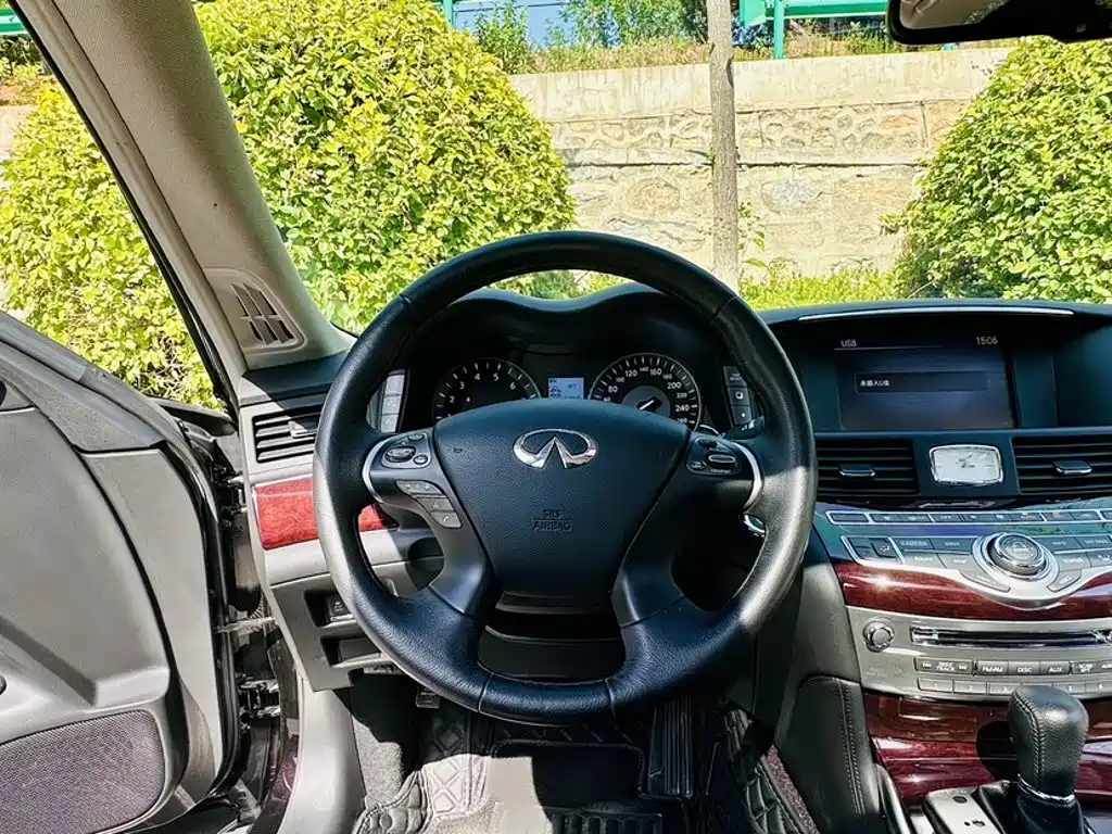 Infiniti Q70 Q70 L 2.5 L Joy