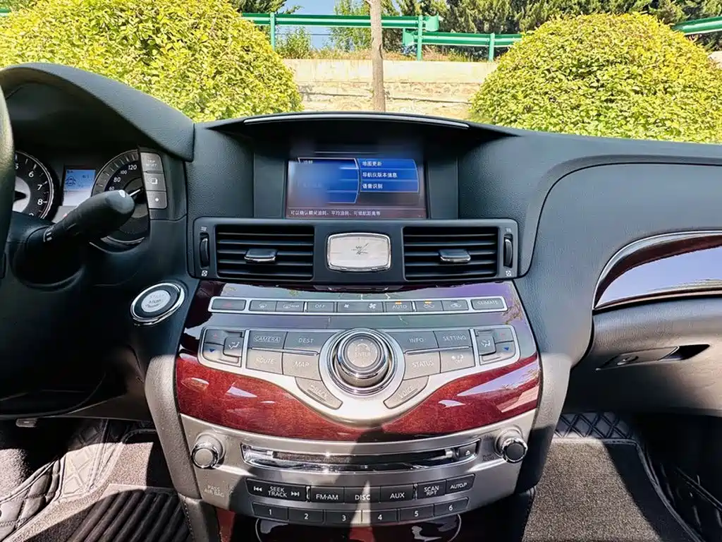 Infiniti Q70 Q70 L 2.5 L Joy