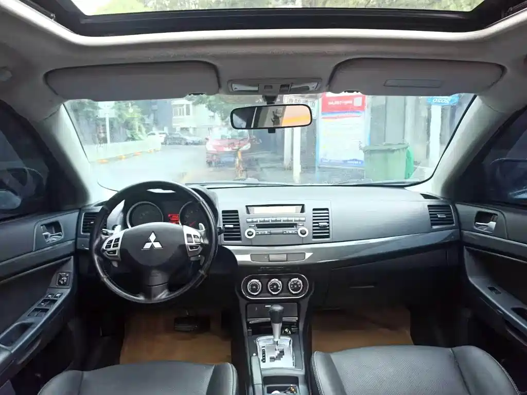Lancer EX Zhishang 1.8 L CVT Luxury