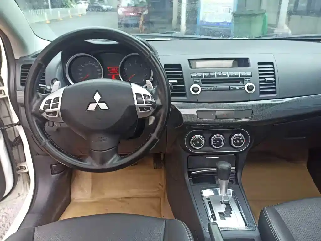 Lancer EX Zhishang 1.8 L CVT Luxury
