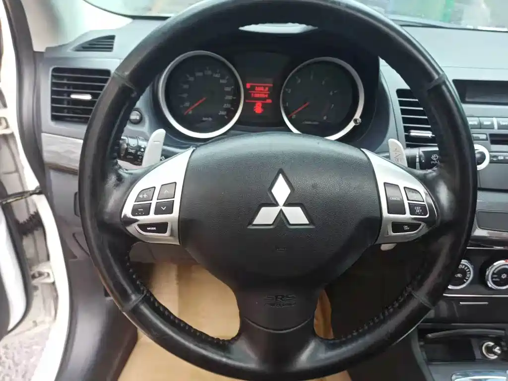 Lancer EX Zhishang 1.8 L CVT Luxury
