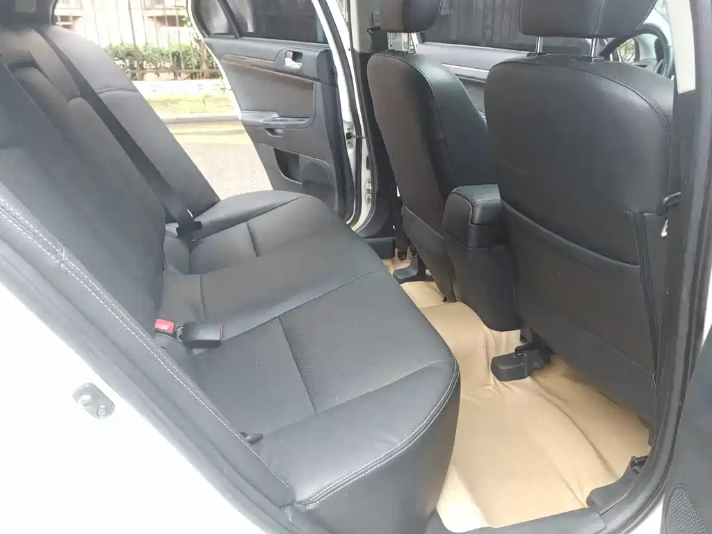 Lancer EX Zhishang 1.8 L CVT Luxury