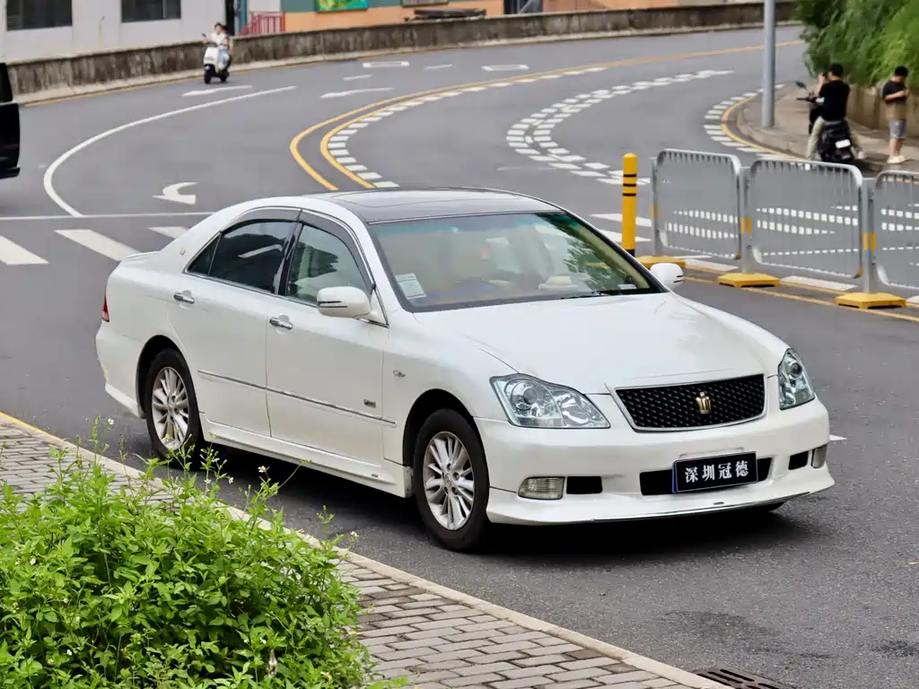 Crown 2.5 L Royal Special Enhanced
