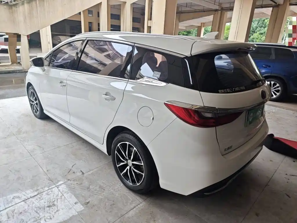 Song MAX 1.5 T Auto Connected Elite 7-seat