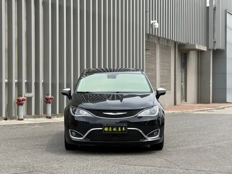 Chrysler Pacifica (Import) 3.6 L Premium