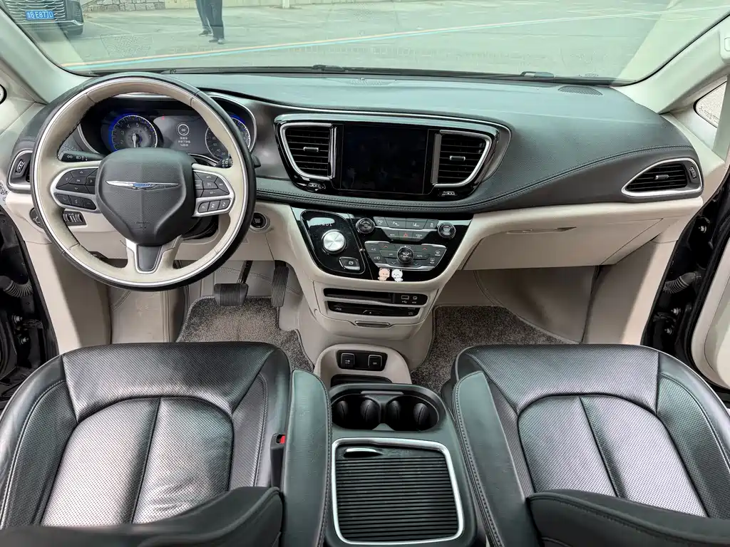 Pacifica (Import) 3.6 L Premium