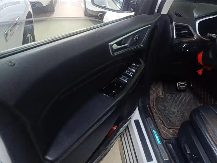 Edge EcoBoost 245 2 WD Sport 7-seat