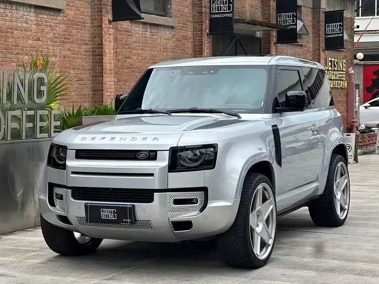 Land Rover Defender 路虎卫士 2022款 90 3.0 T P400 暗黑特别版