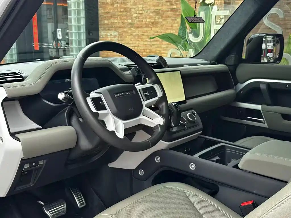 Land Rover Defender 路虎卫士 2022款 90 3.0 T P400 暗黑特别版