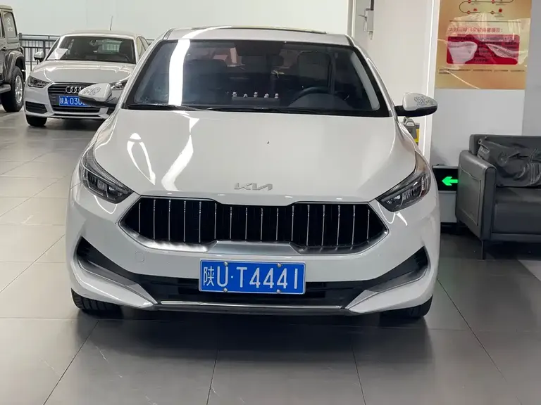 Kia K3 1.5 L CVT Fashion