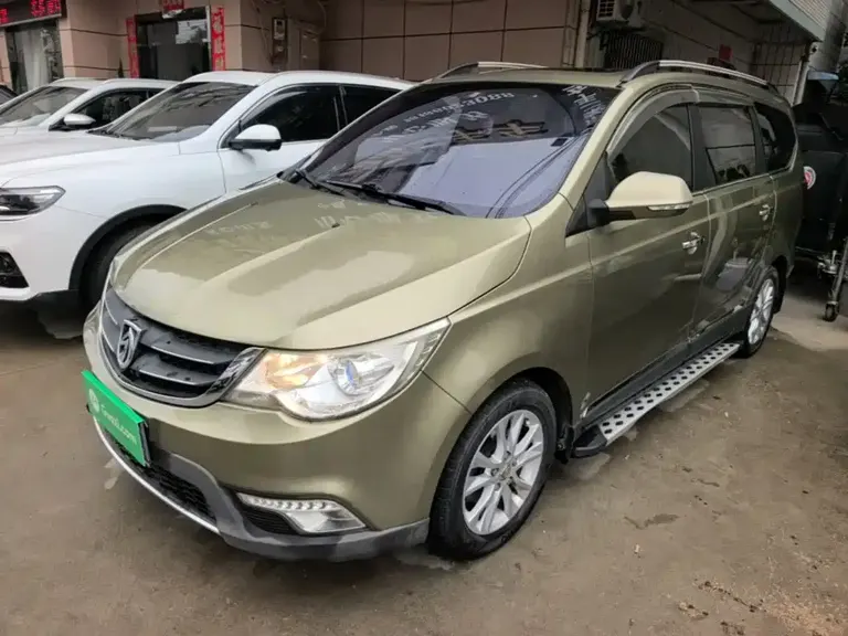 Baojun 730 宝骏730 2015款 1.8 L 手动豪华导航ESP版 7座