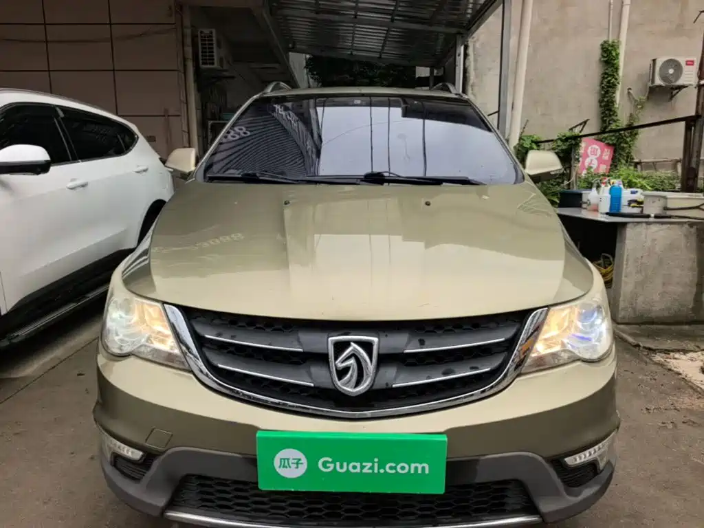 Baojun 730 宝骏730 2015款 1.8 L 手动豪华导航ESP版 7座