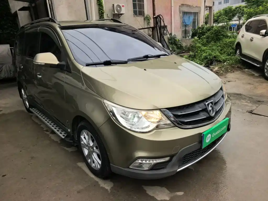 Baojun 730 宝骏730 2015款 1.8 L 手动豪华导航ESP版 7座