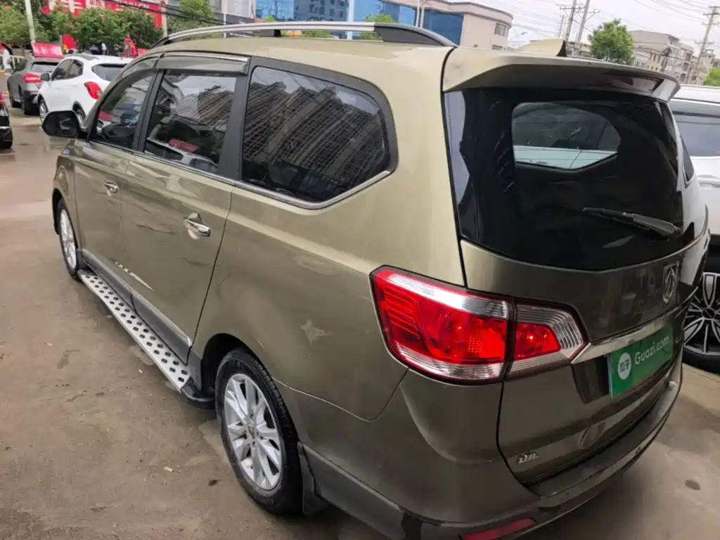 Baojun 730 宝骏730 2015款 1.8 L 手动豪华导航ESP版 7座