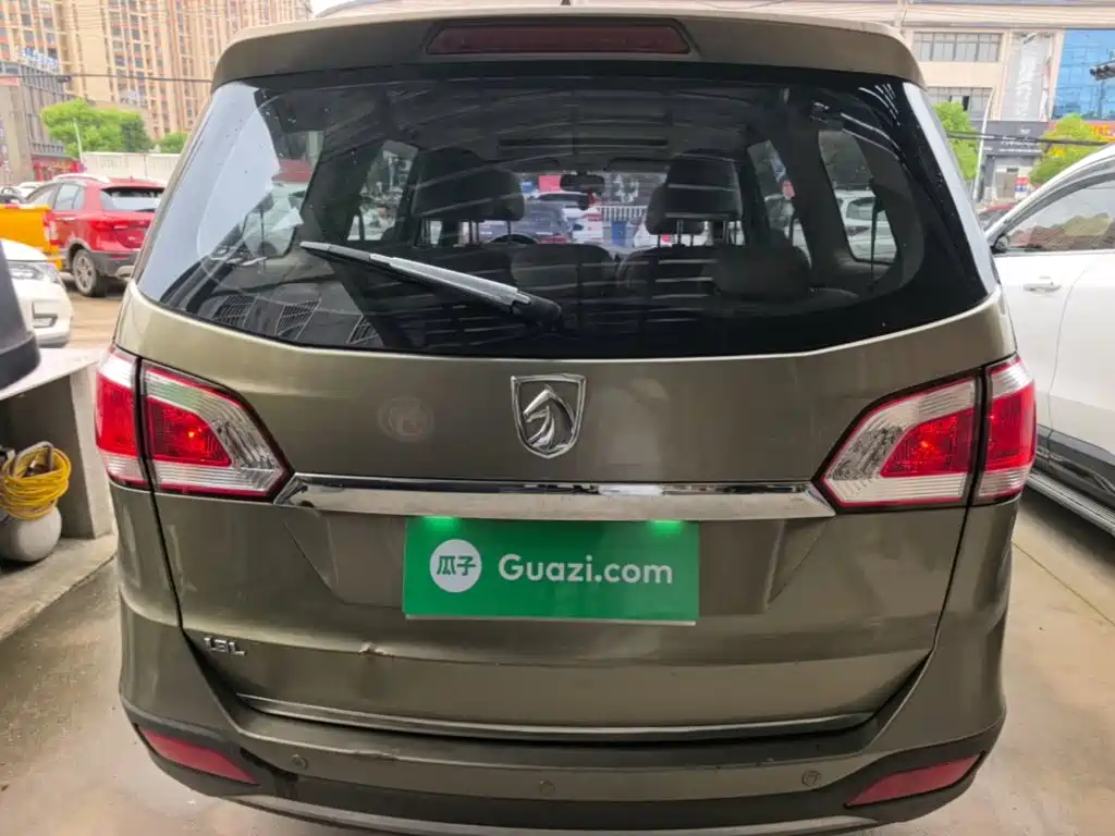 Baojun 730 宝骏730 2015款 1.8 L 手动豪华导航ESP版 7座