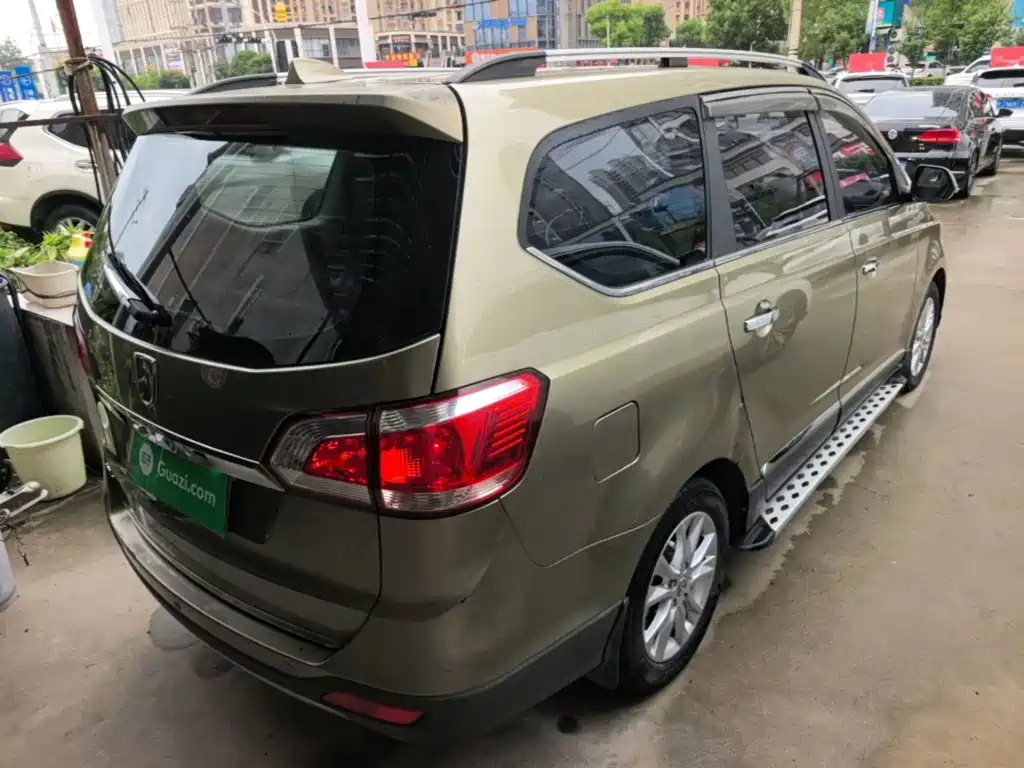 Baojun 730 宝骏730 2015款 1.8 L 手动豪华导航ESP版 7座